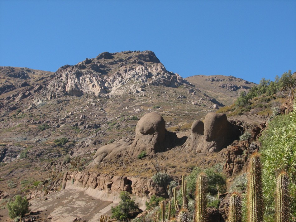 Cerros Terremoto y Covarrubias