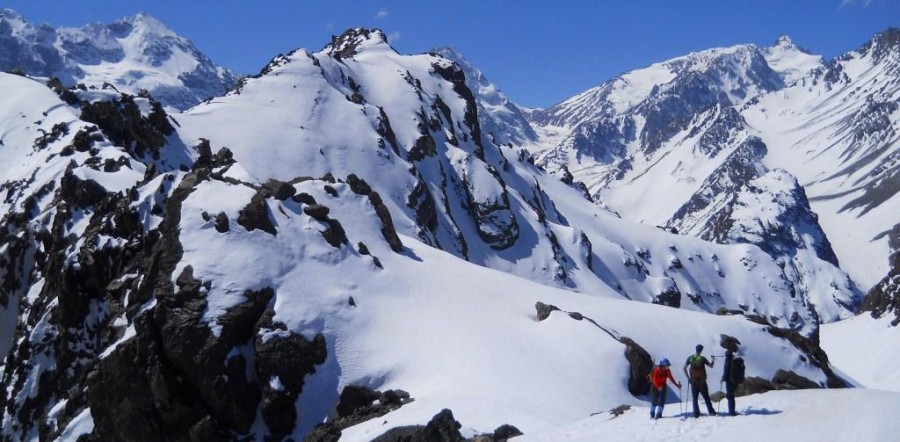 Filo cerca cumbre