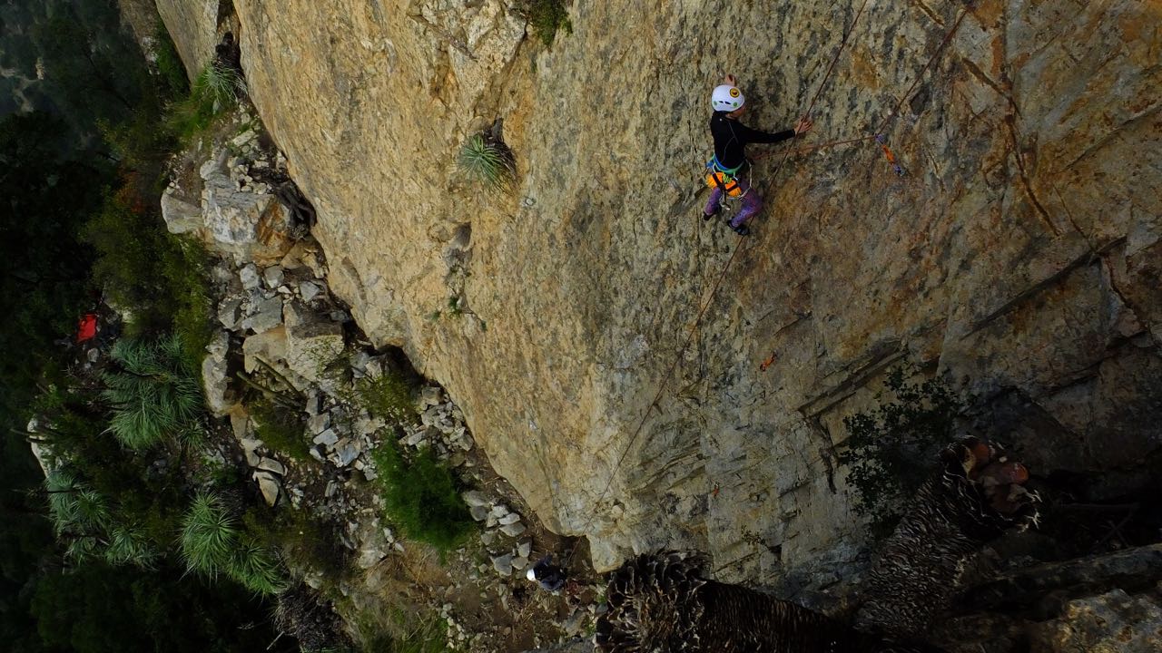 ESCALADA EN ROCA (CURSO NIVEL BÁSICO) dictado por Rodrigo Fica – febrero 2017