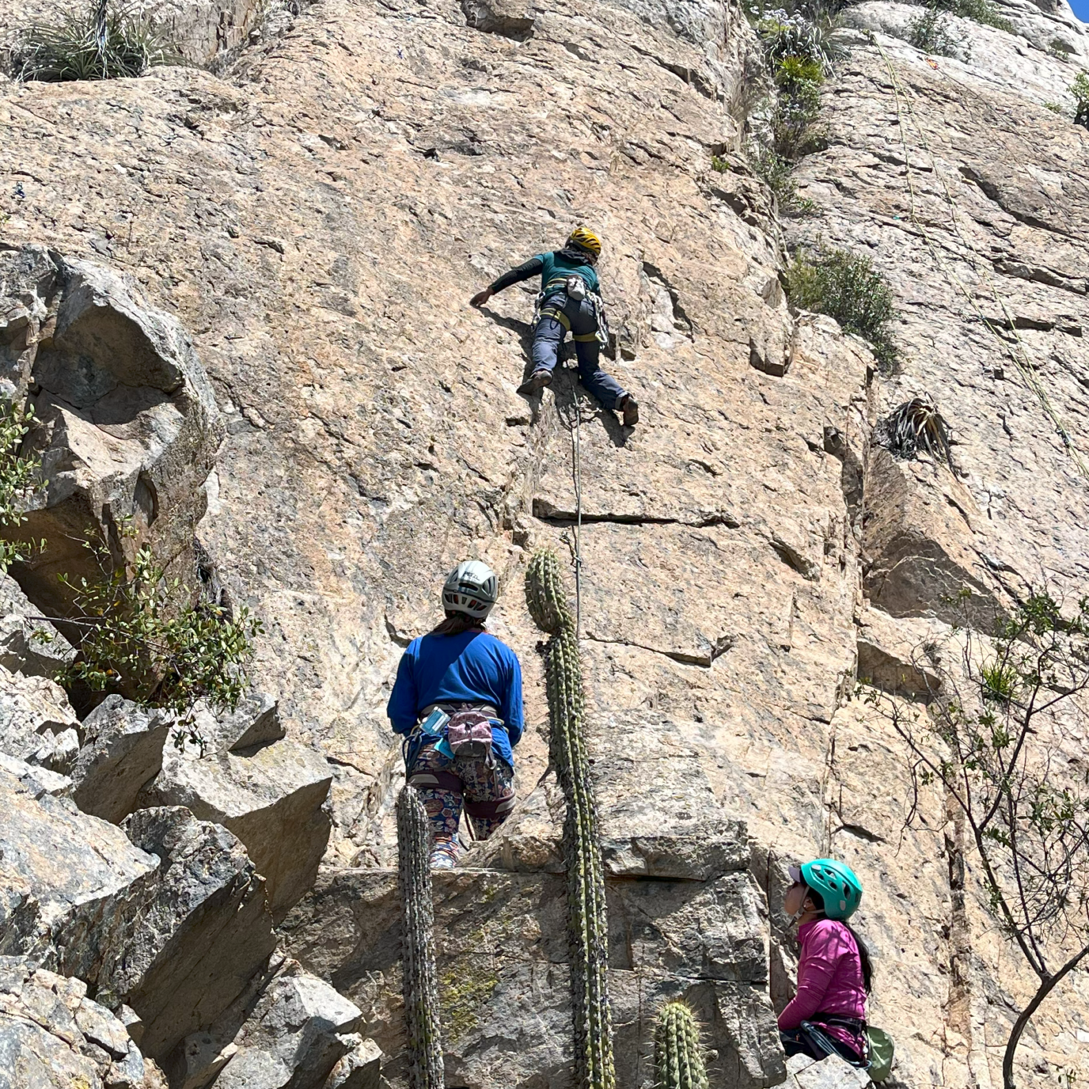 Salida escalada deportiva nivel principiante—intermedio – Quebrada de Alvarado – 26 y 27 de agosto